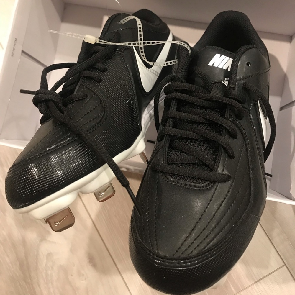 Brand new Nike softball shoes cleats